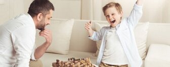 Как научить ребенка играть в шахматы