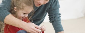Простые способы как научить ребенка завязывать шнурки
